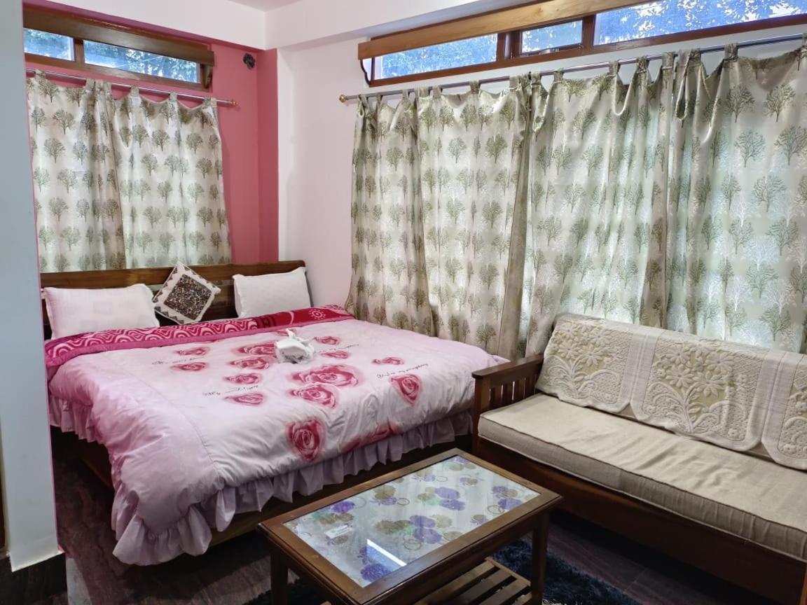 Hotel White Tara Tawang Dış mekan fotoğraf
